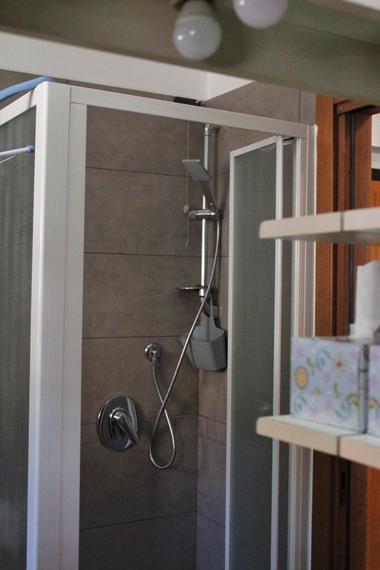Appartamento Aleph With Private Parking, Next Train Station Como Exterior foto