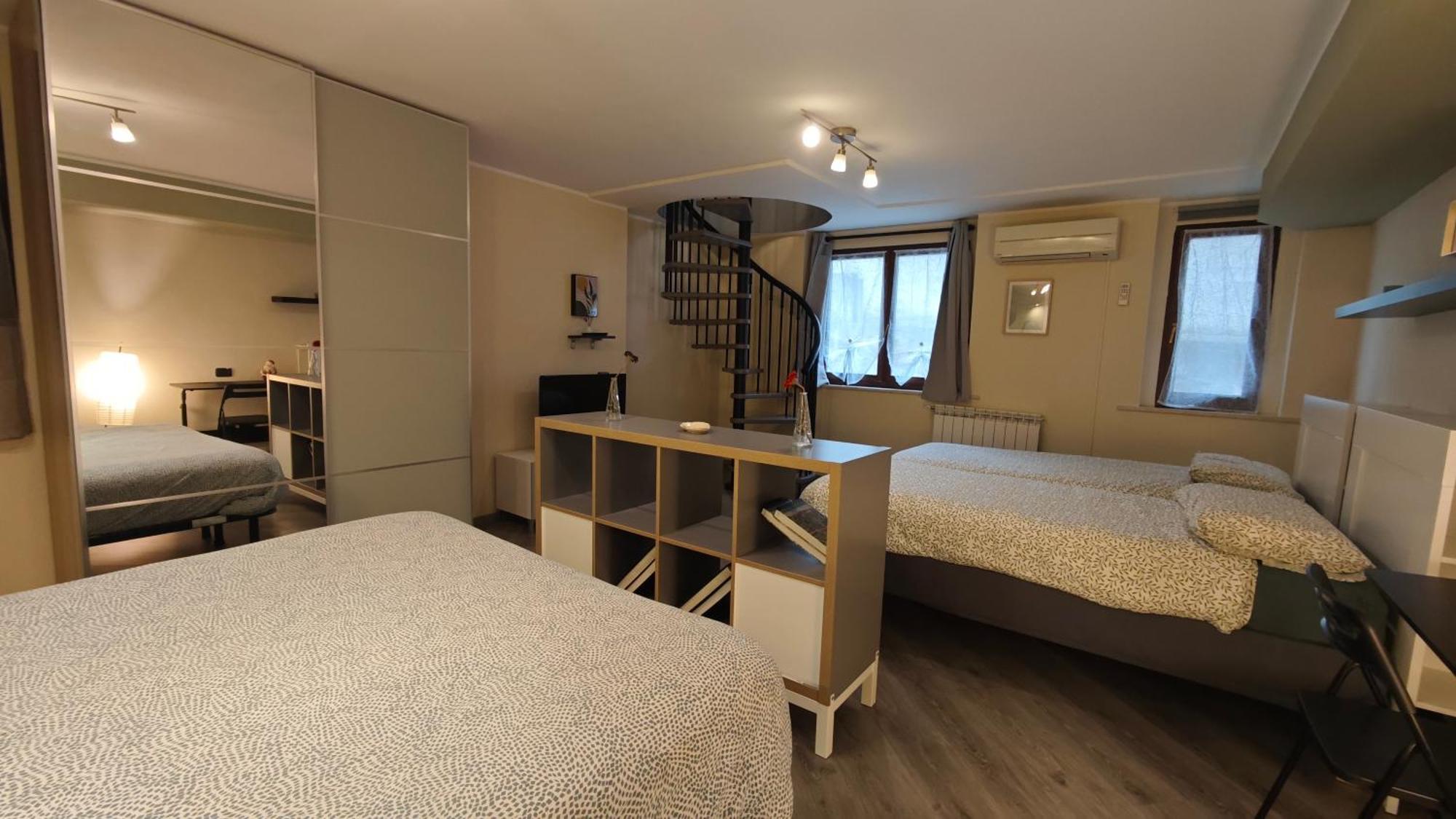 Appartamento Aleph With Private Parking, Next Train Station Como Exterior foto