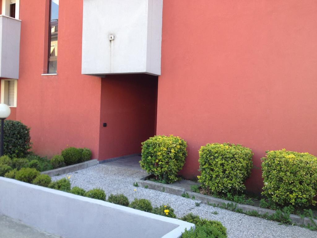 Appartamento Aleph With Private Parking, Next Train Station Como Exterior foto
